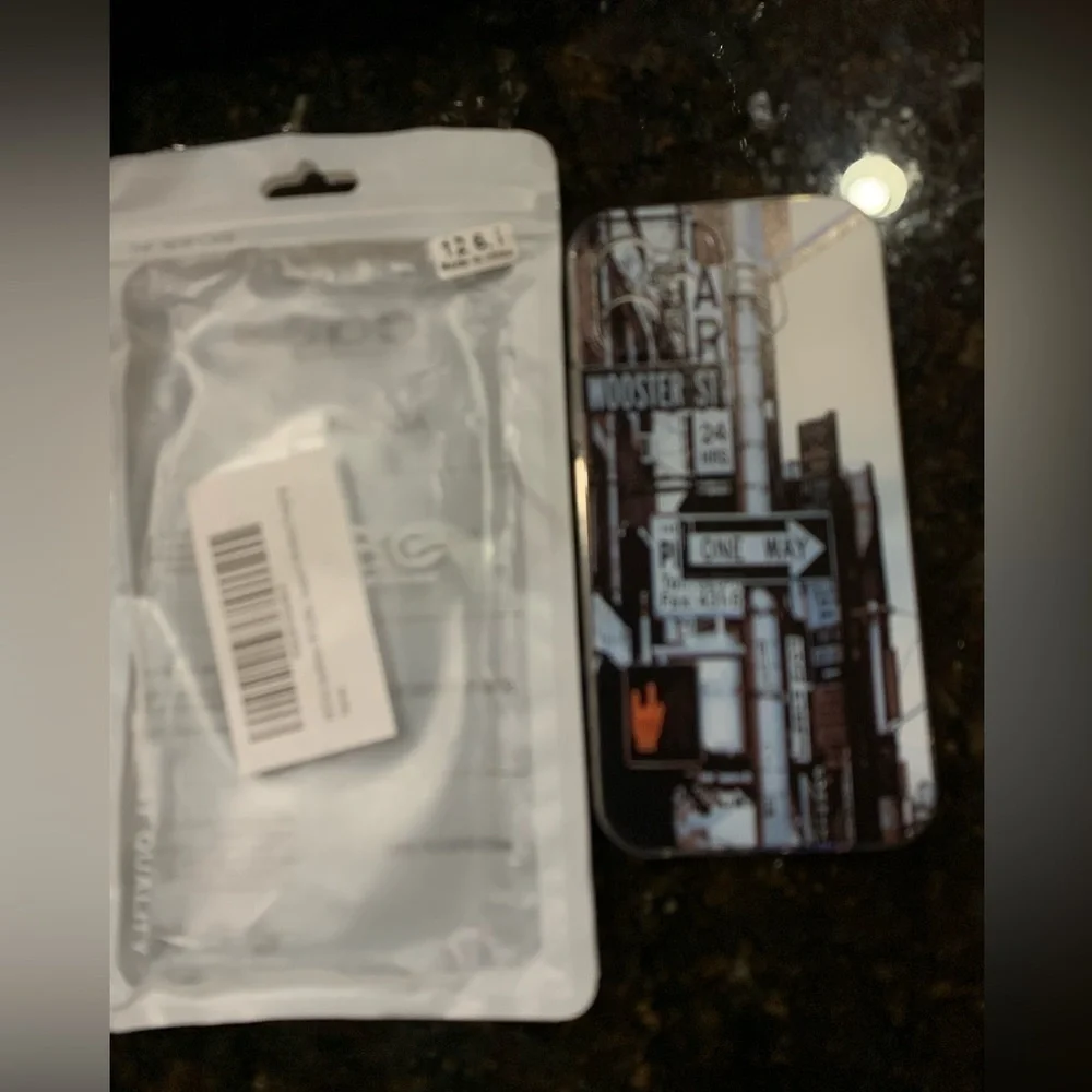 APPLE iPhone 12 case NWT